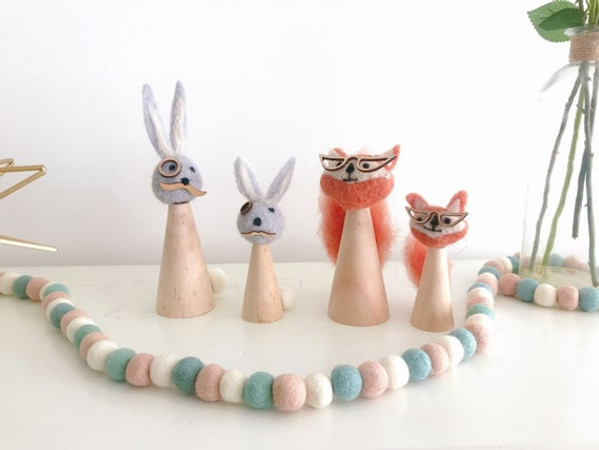 Fox Hare Felt Wood Stand