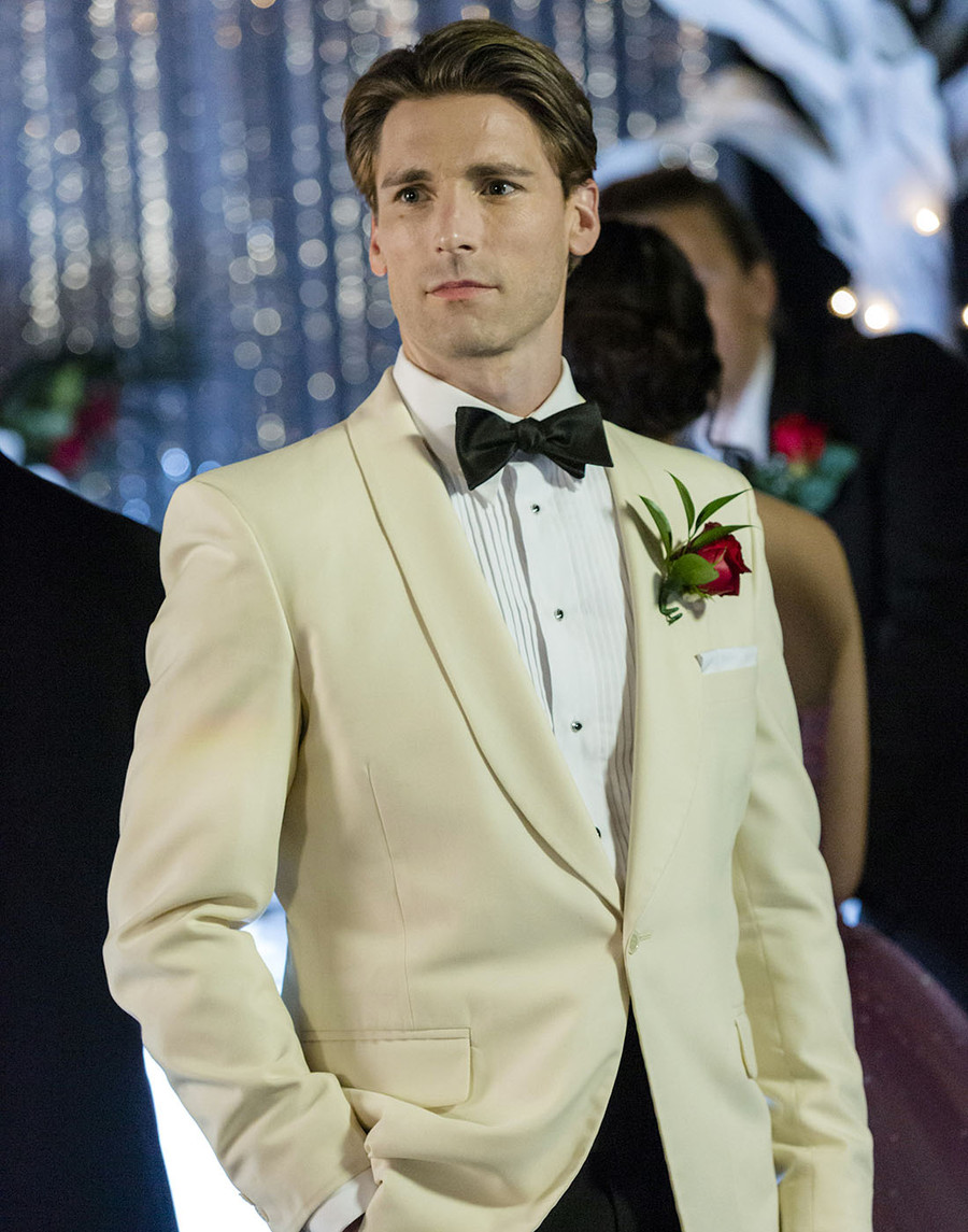 Andrew Walker Pre-Order Autograph