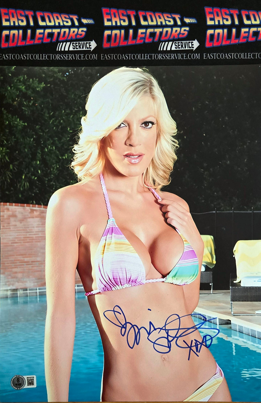 Tori Spelling Autographed Photo 11