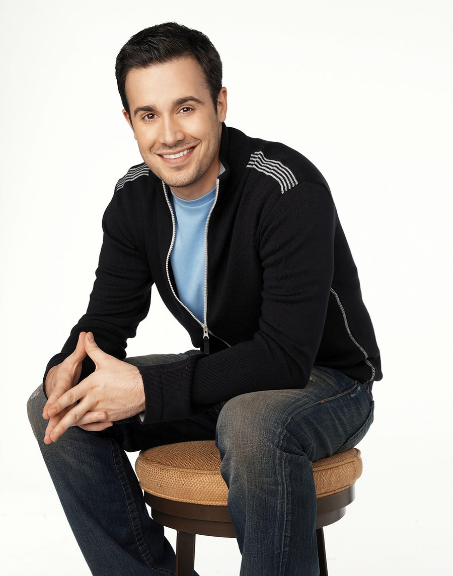 Freddie Prinze Jr. Pre-Order Autograph