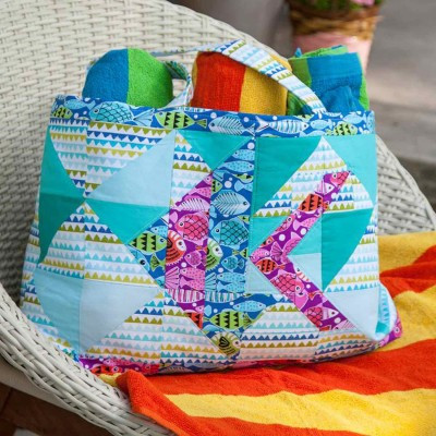 GO! Qube 8" Something's Fishy Beach Bag Lifestyle