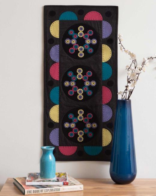 pq11564-penny-rug-lifestyle-web