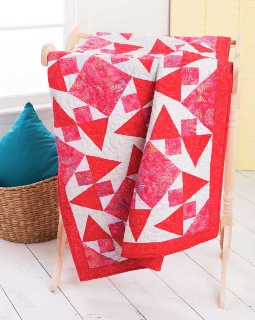 pq11569-10-chuckle-strawberry-quilt-lifestyle-web