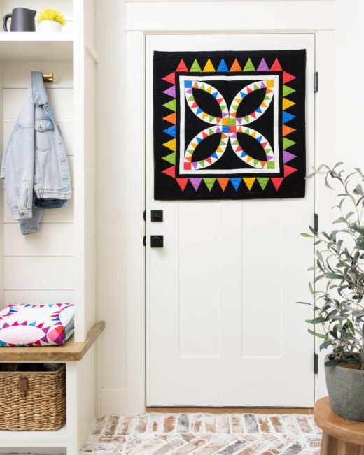 pq11871_pennant-mania-wall-hanging_lifestyle_web
