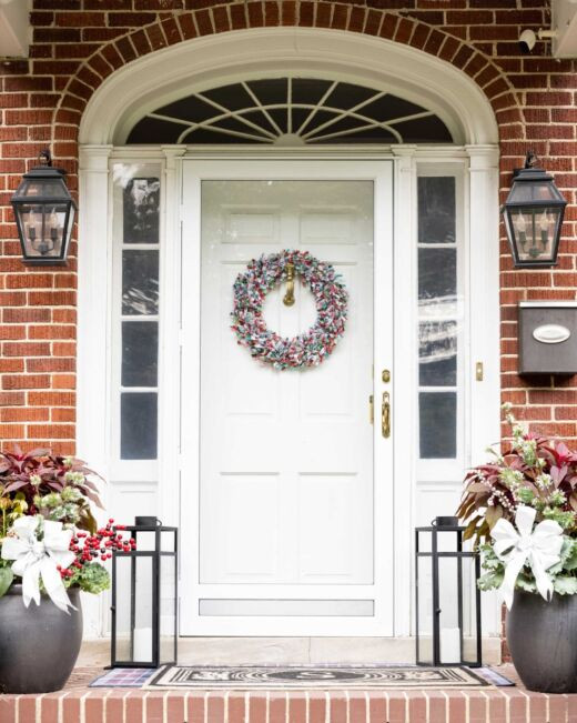 pq11946-go_-scrappy-wreath-christmas_lifestyle_web