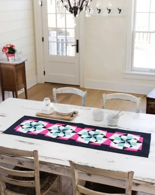 go! tumbling tulips table runner pattern