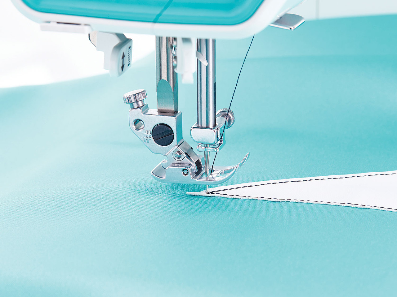 SMARTER by PFAFF 260c Sewing Machine - 4