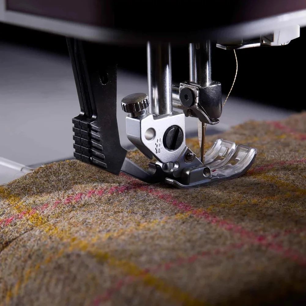 pfaff® creative expression™ 750 sewing and embroidery machine