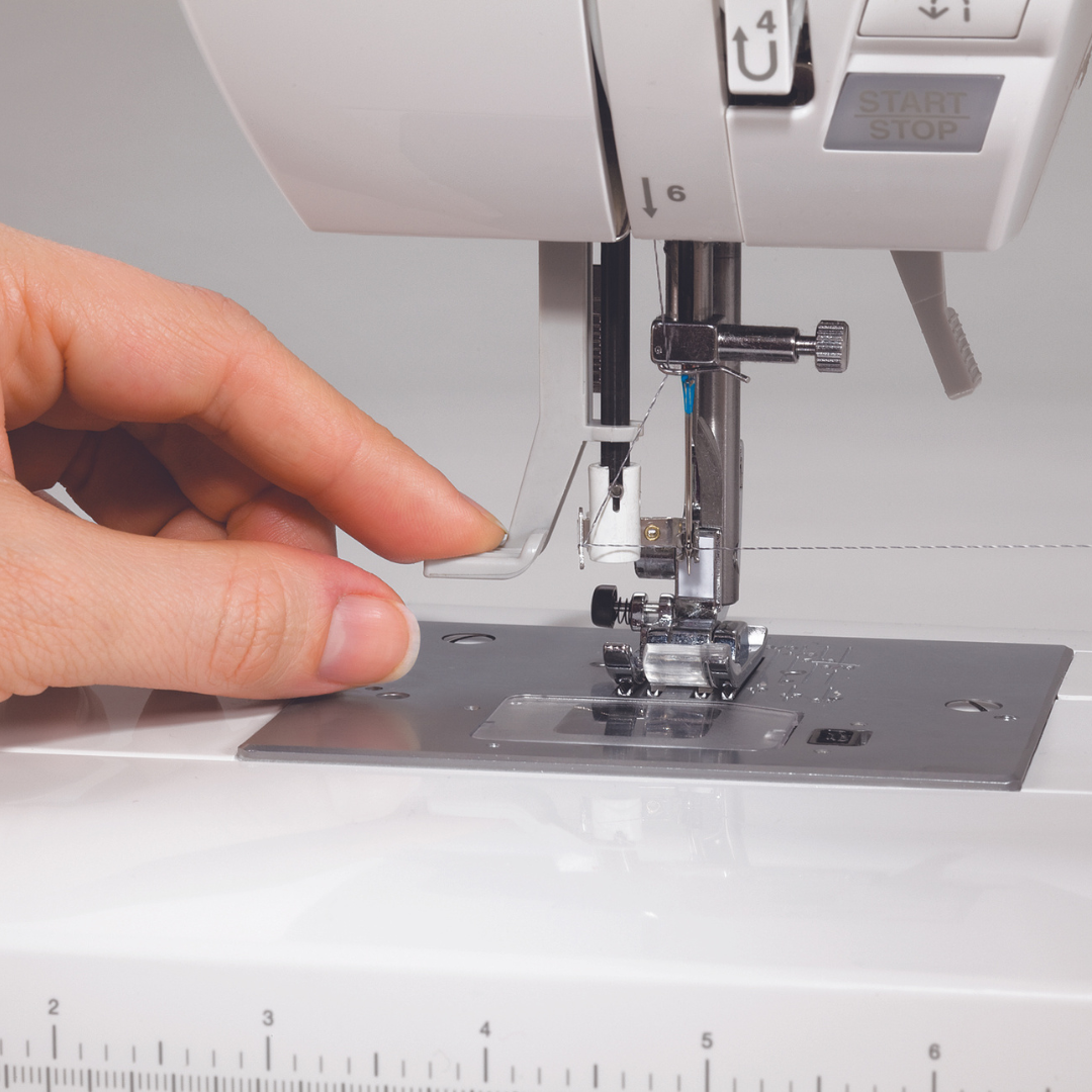 SINGER 9960 Quantum Stylist Automatic Needle Threader