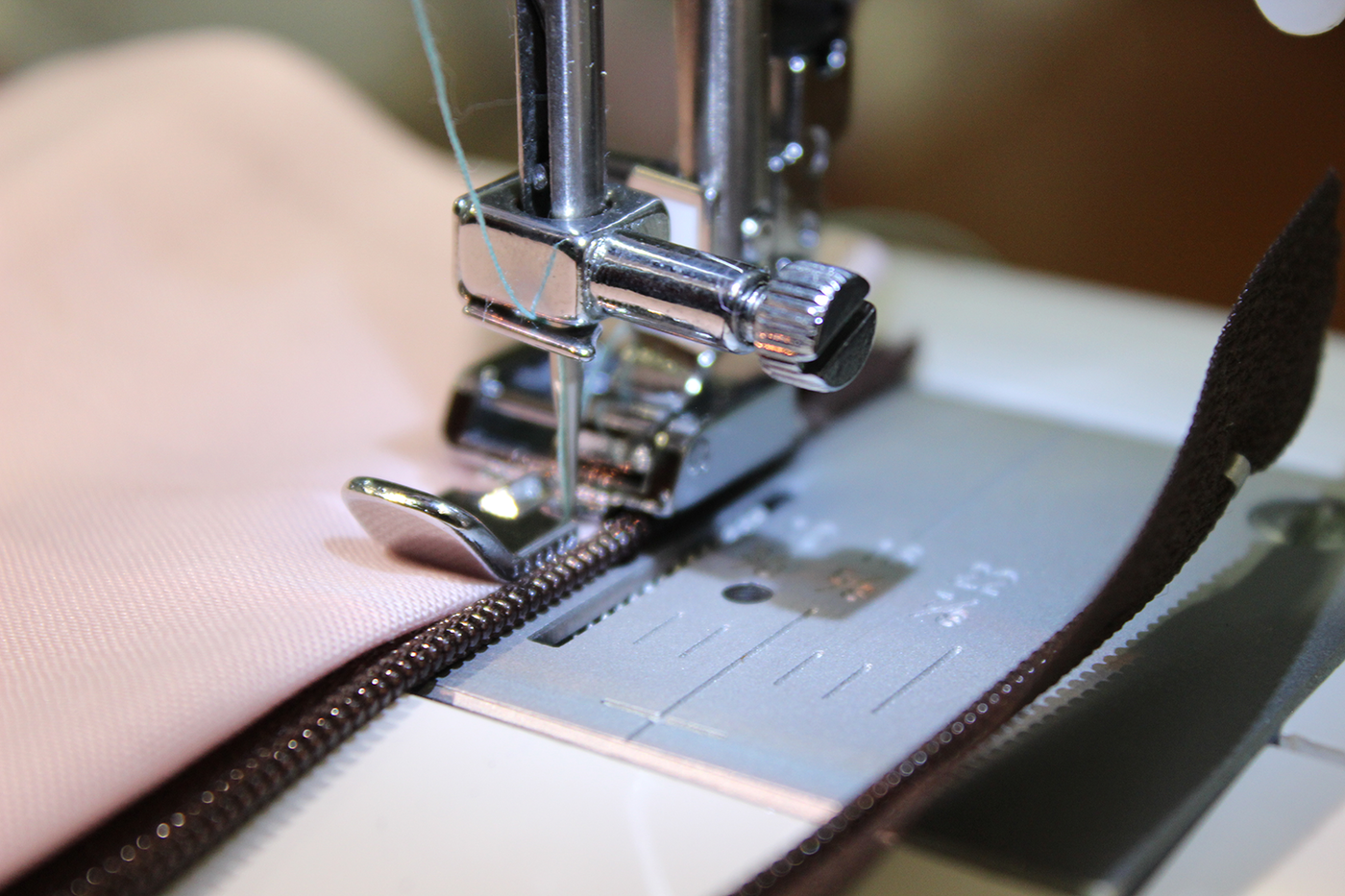 SINGER® Zipper Snap-on Presser Foot
