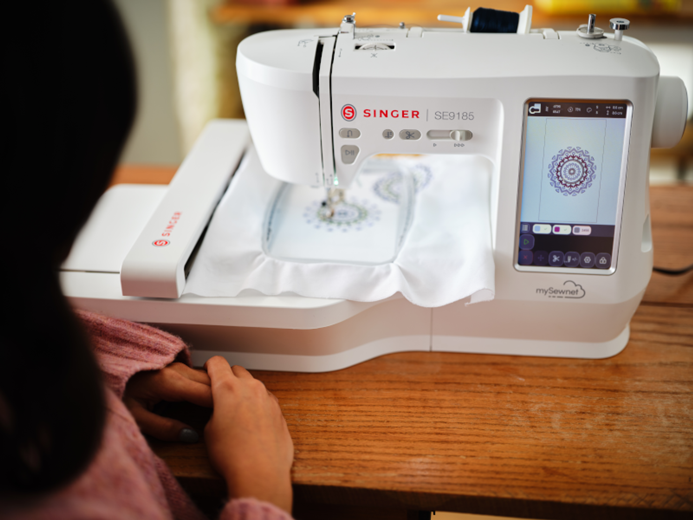 SINGER® SE9185 Sewing & Embroidery Machine with WIFI colour touchscreen