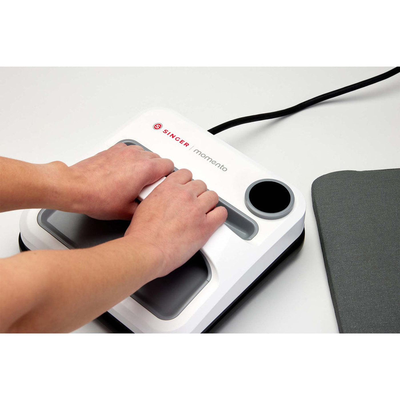 SINGER® MOMENTO™ Square Press