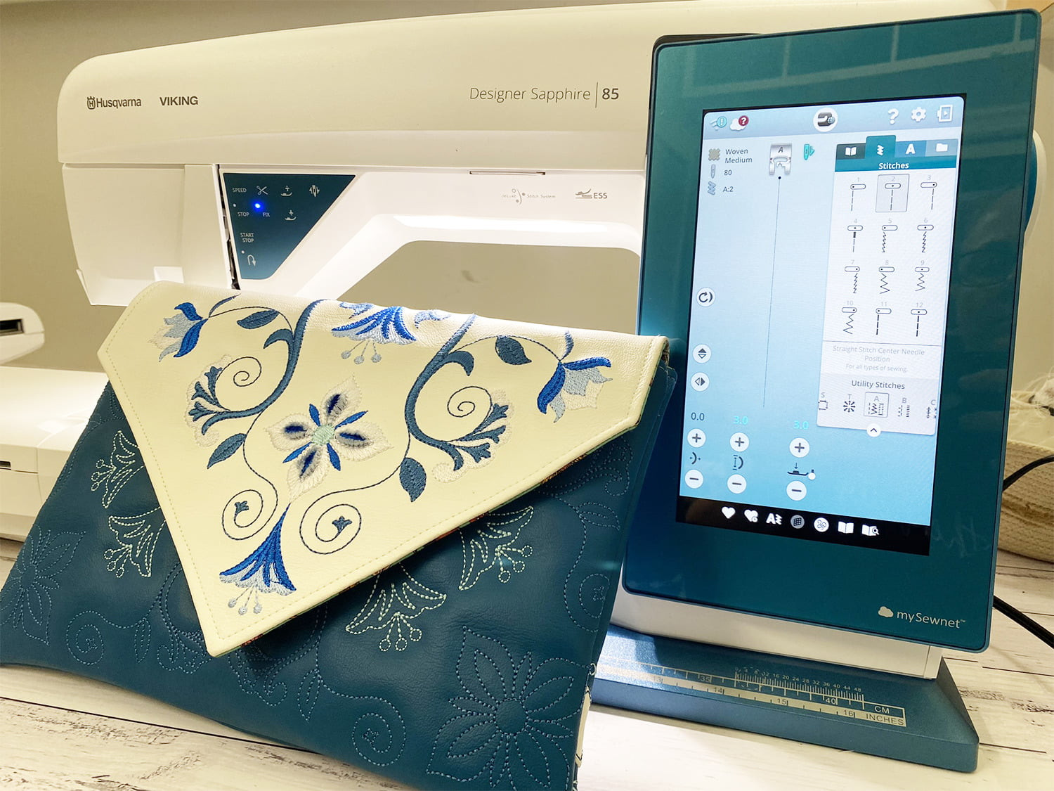 Mother's Day Project: How to Sew a Tablet Case with the Designer Sapphire™ 85