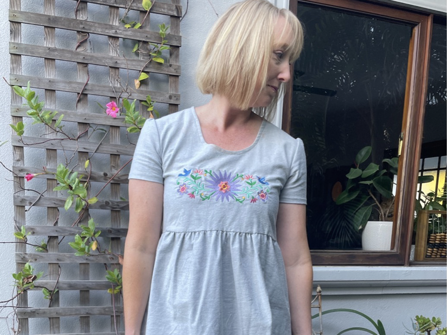 Add Embroidery to a Simple Dress with PFAFF Creative 3.0