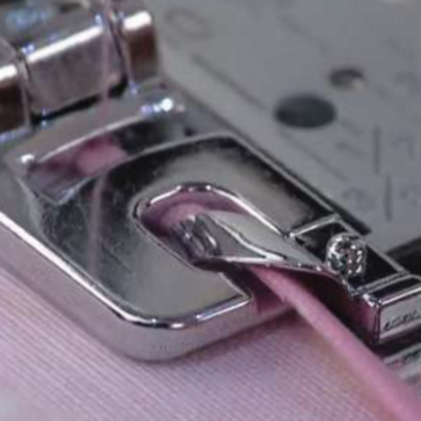 SINGER® Rolled Hem Presser Foot