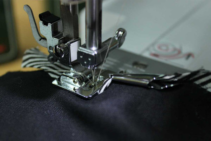 SINGER® Bias Binder Snap-on Presser Foot