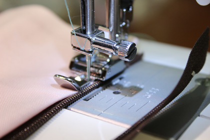 SINGER® Zipper Snap-on Presser Foot
