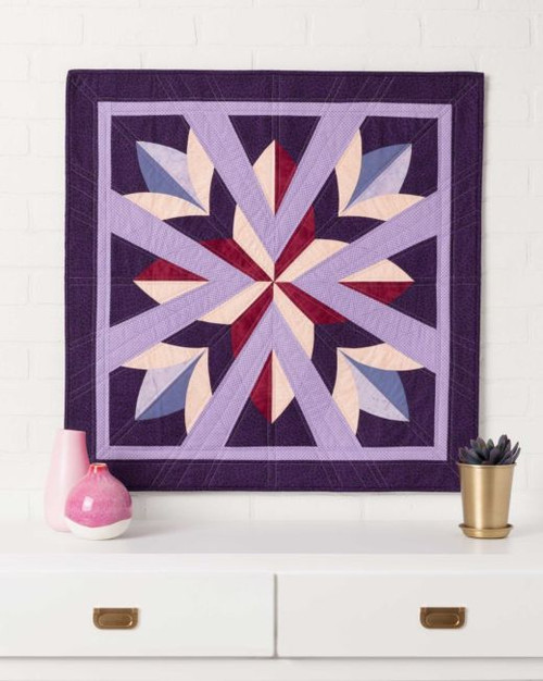 pq11581-cleopatras-garden-gate-quilt-lifestyle-web