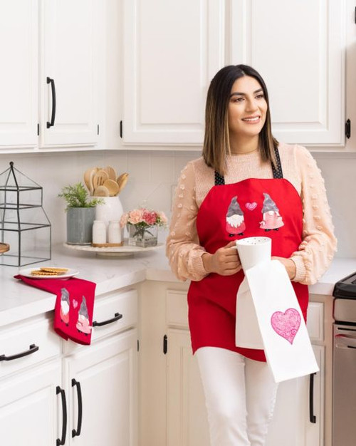 pq11838-go-gnomes-cooking-apron_lifestyle_web