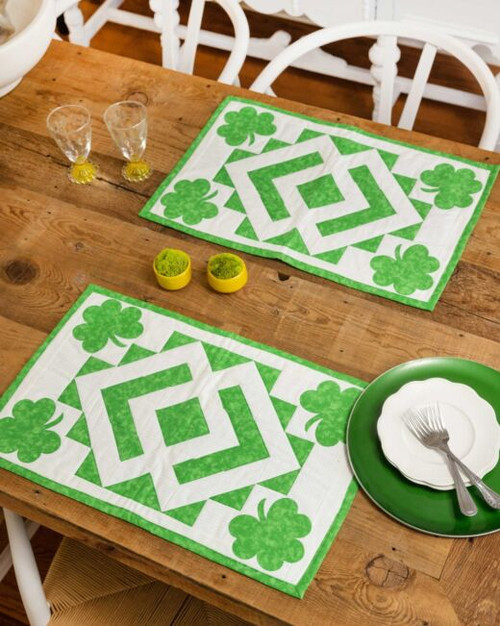 pq12096-lucky-charms-placemats_lifestyle_web