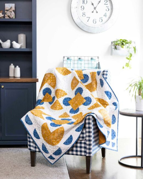 pq12109-stacked-circles-throw-quilt_lifestyle_web