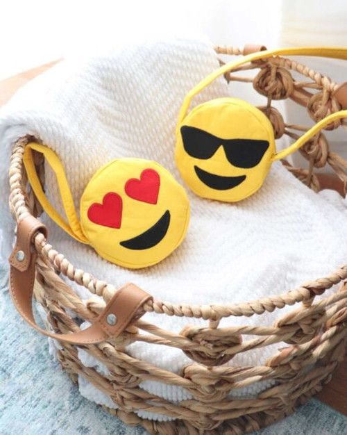 pq12191 emoji clutch lifestyle web