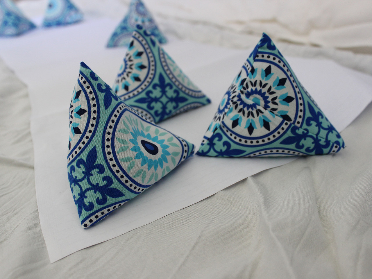 Sewing pattern: Triangle fabric weights – Sewing