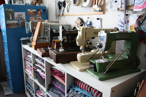 the curious kiwi's Vintage Sewing Machine Collection