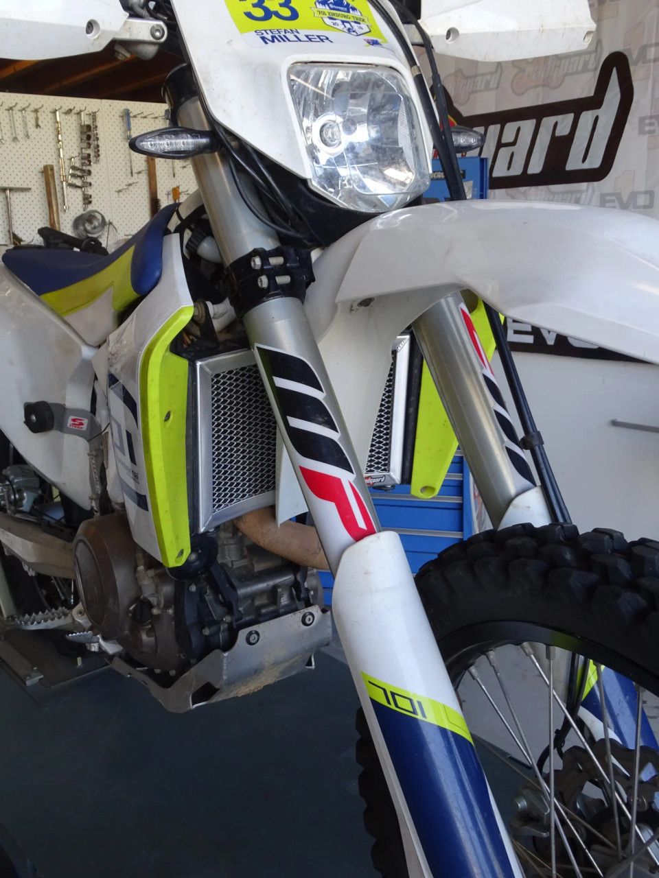 Husqvarna 701 Supermoto / Enduro / LR 2017-2025 Radiator Guard