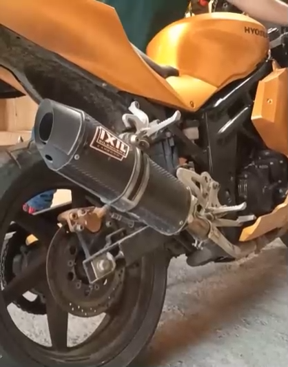 Hyosung GT650 / R / S / Ri / LAMS Comet All Years IXIL Xtrem Stainless HEXOVAL Bolt-on Exhaust - product photo 2
