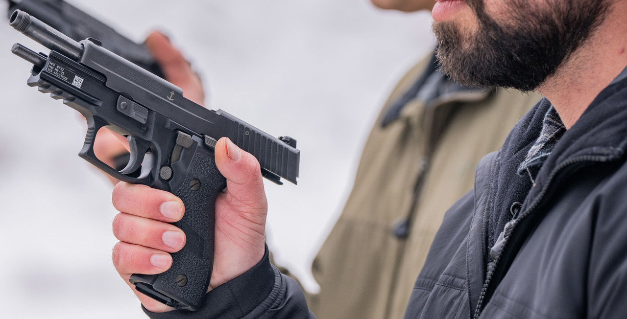 トイガン SIGSAUER P226 SIG SAUER P226 9mm Luger Single-Action Handgun | Academy