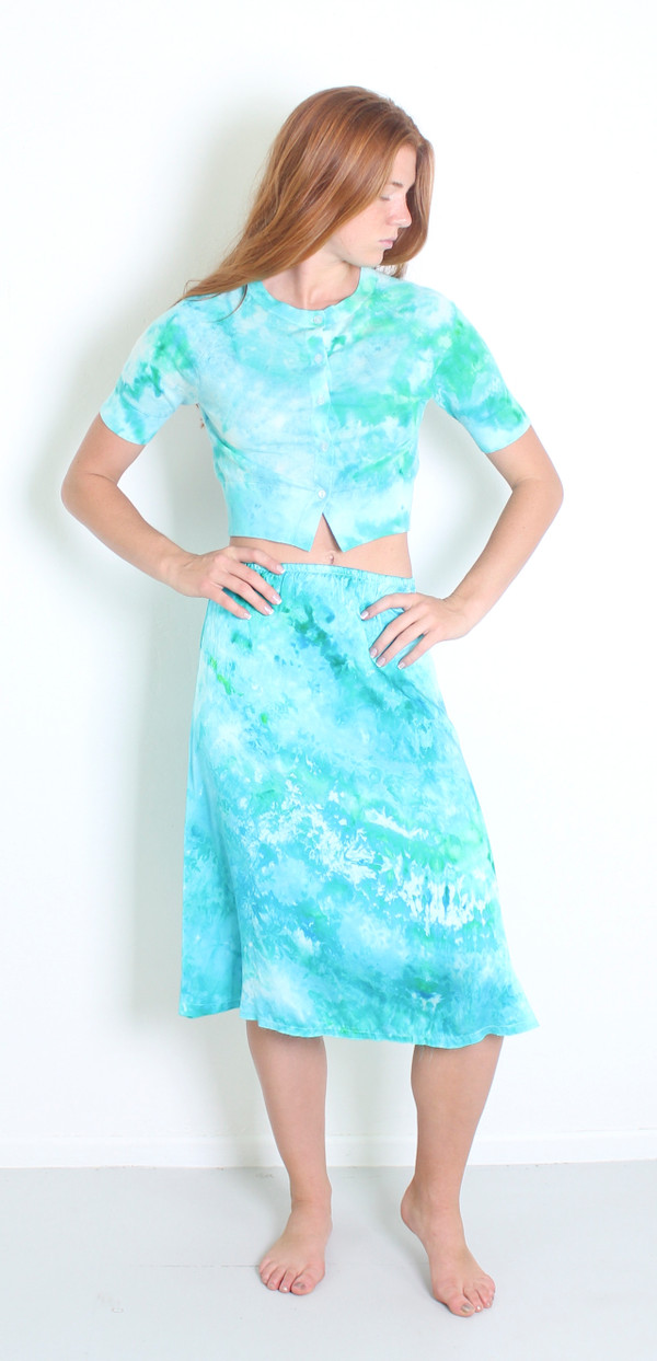 MERINO WOOL CREW CROP S/S BUTTON CARDI WATER NYMPH