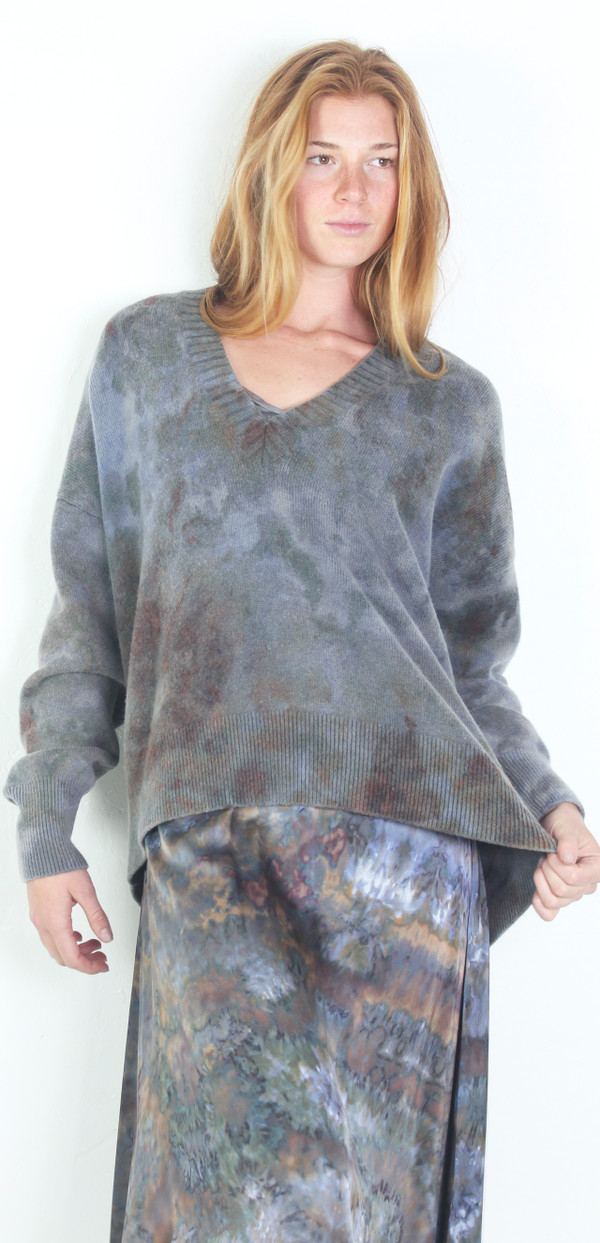 MERINO WOOL DEEP V BOYFRIEND SWEATER STONE