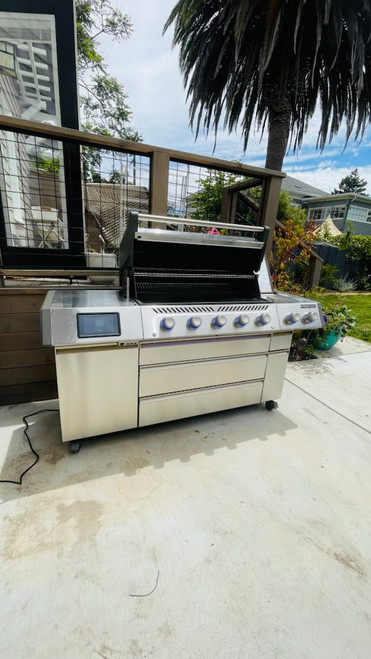 Napoleon Prestige Pro Gas Grill assembled by a HandyBuddy expert in Berkeley, CA · May 2026
