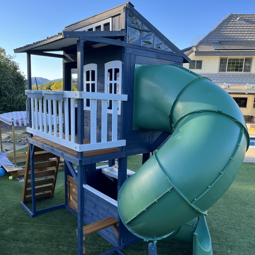 Kidkraft Cozy Escape Playhouse