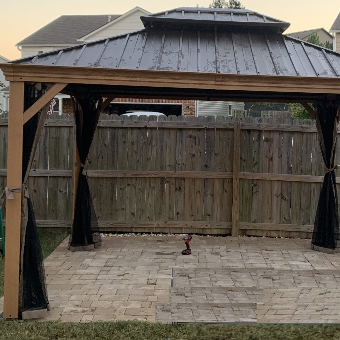 Kozyard Apollo wood-look aluminum gazebo