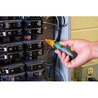 GREENLEE Adjustable Voltage Detector