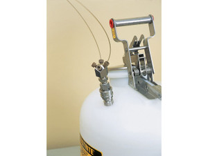 JUSTRITE HPLC Manifold With Stainless Steel Fittings for Round Style or Quick-Disconnect Safety Disposal Can - 28168