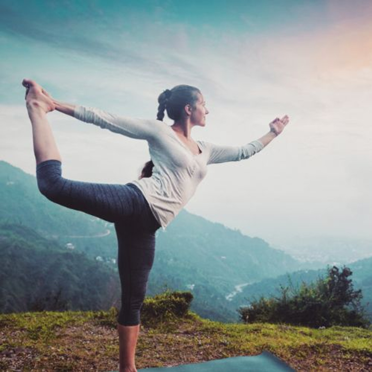 THE CHAKRA SYSTEM (4 CEUS) THE CHAKRA SYSTEM (4 CEUS)