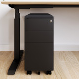 ofinto Büro-Korpus Schwarz schmal mit schwarzem Sitzkissen - mobiler Schubladencontainer mit gepolstertem schwarzem Sitzkissen, 3 Schubladen und Zylinderschloss unter höhenverstellbarem Elevate Schreibtisch