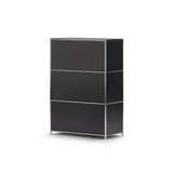 Cubox Büroregal mit 3 Ebenen und 2 Klappen in Schwarz, Schrägansicht von hinten freigestellt auf weißem Hintergrund
