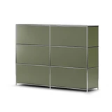 Cubox Sideboard mit 3 Ebenen und 4 Klappen in Olivgrün, Schrägansicht von hinten freigestellt auf weißem Hintergrund