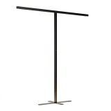 Büro-Stehlampe Lumino Pro Duo in Schwarz, Studioaufnahme Frontalansicht schräg