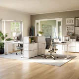 Cubox Regal mit Soft Panel Gletschergrau, dezenter Raumteiler in freundlichem Homeoffice