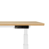 ofinto Elevate Memory-Display - digitale Höhenanzeige mit 4 Speicherplätzen, Auf-/Ab-Tasten und ofinto-Logo unter Natur-Tischplatte
