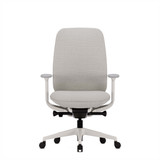 ofinto Bürostuhl Cloud in Weiß mit Armlehnen und ohne Kopfstütze, ergonomischer Bürostuhl in Frontalansicht