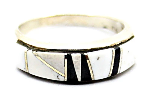 Medium White Buffalo & Onyx Ring 040321