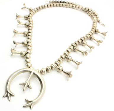 サキナ　bijou saqina silver star jewelry- old town Scottsdale- Navajo squash