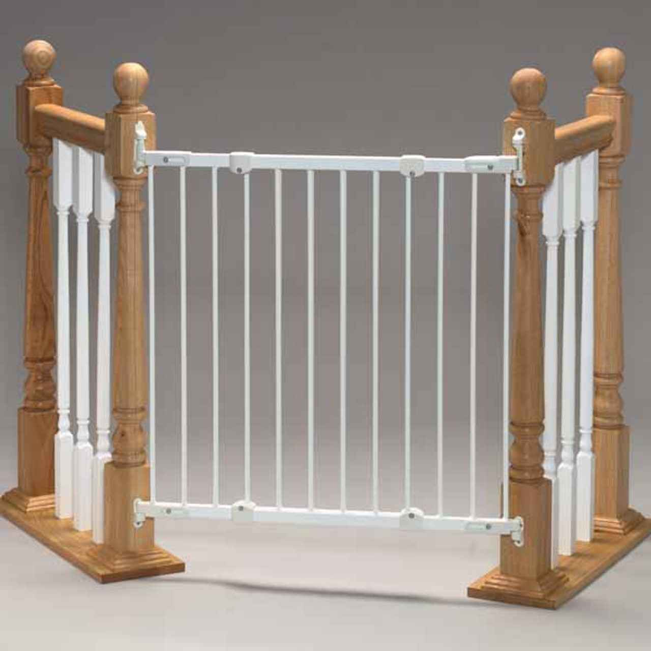 Kidco Angle Mount Safeway Wall Mounted Pet Gate White 28