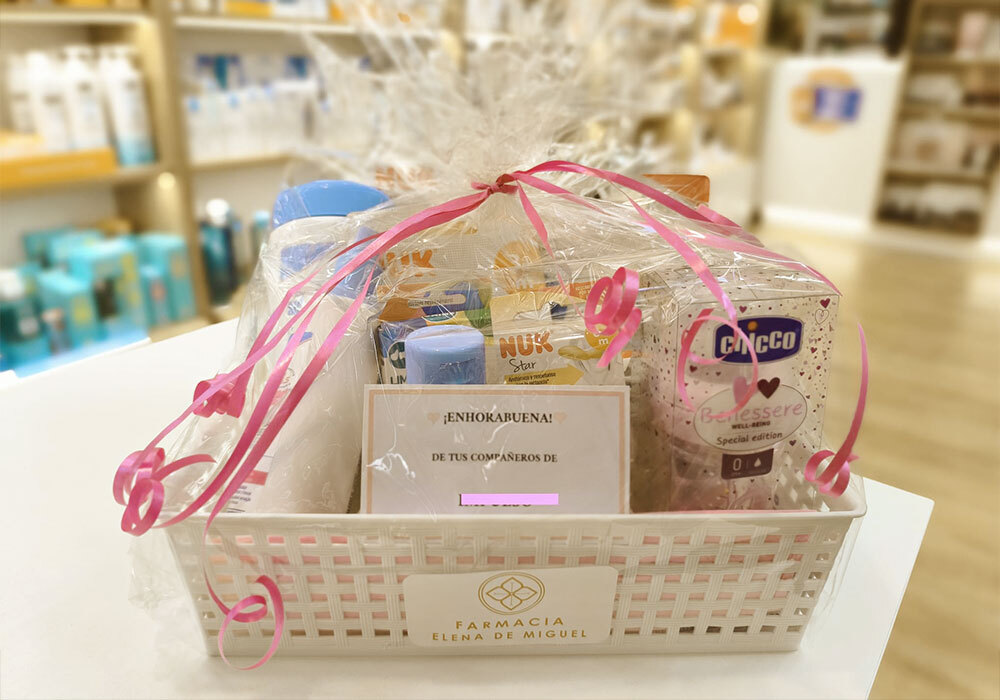 Cestas personalizadas en Farmacia Elena de Miguel en Sevilla